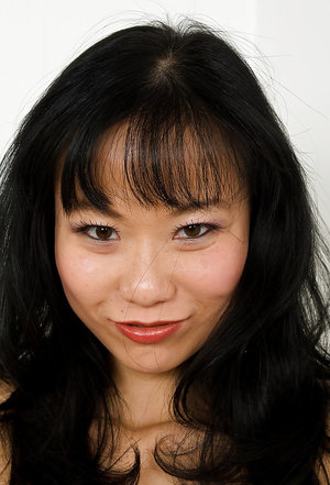 18 year old beauty Agnes takes great care in flaunting perky tits in the nude